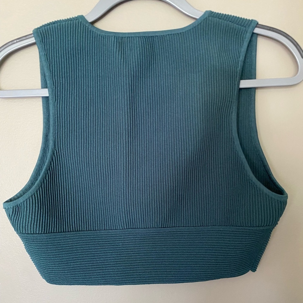 NWT ARTIZIA x BABATON Sculpt Knit Deep V Neck Green Tank Size Large - Picture 8 of 10